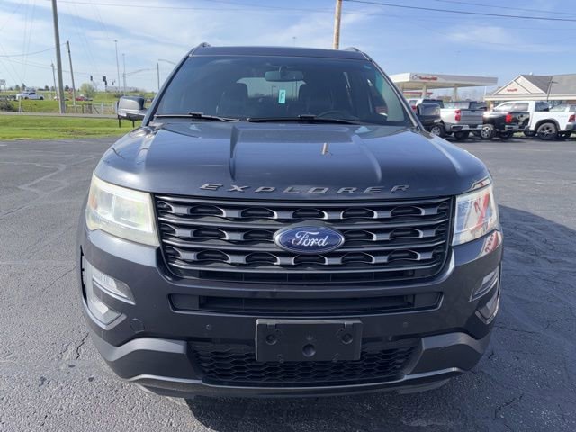Used 2017 Ford Explorer XLT w/ Equipment Group 202A image 2