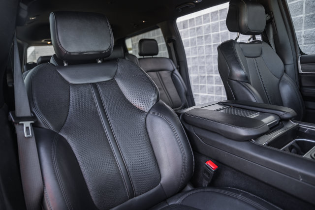 Used 2024 Jeep Wagoneer Series II w/ Flexible Seating Group RWD image 48