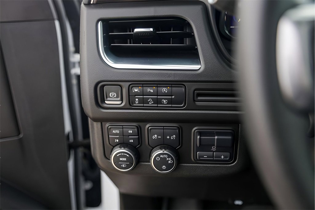 Used 2024 Chevrolet Tahoe Z71 w/ Off-Road Capability Package image 18