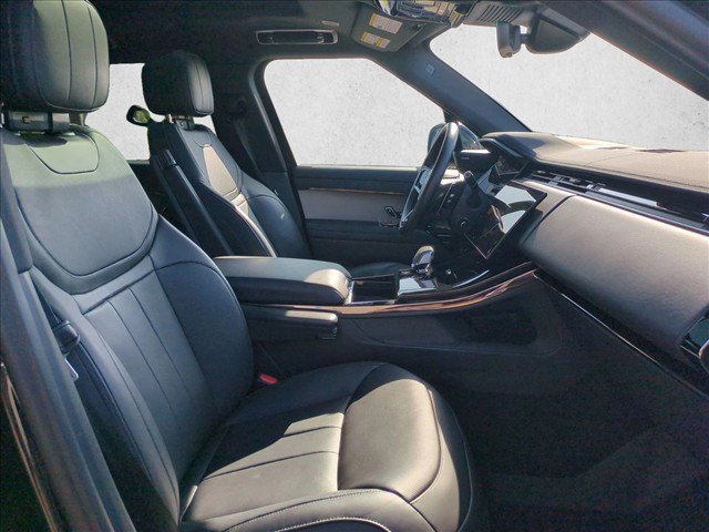 Used 2025 Land Rover Range Rover Sport Dynamic SE AWD/4WD image 23