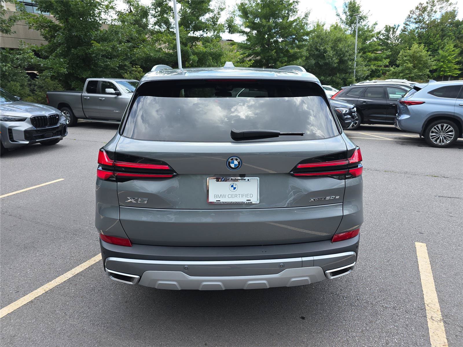Used 2026 BMW X5 xDrive50e AWD/4WD image 4