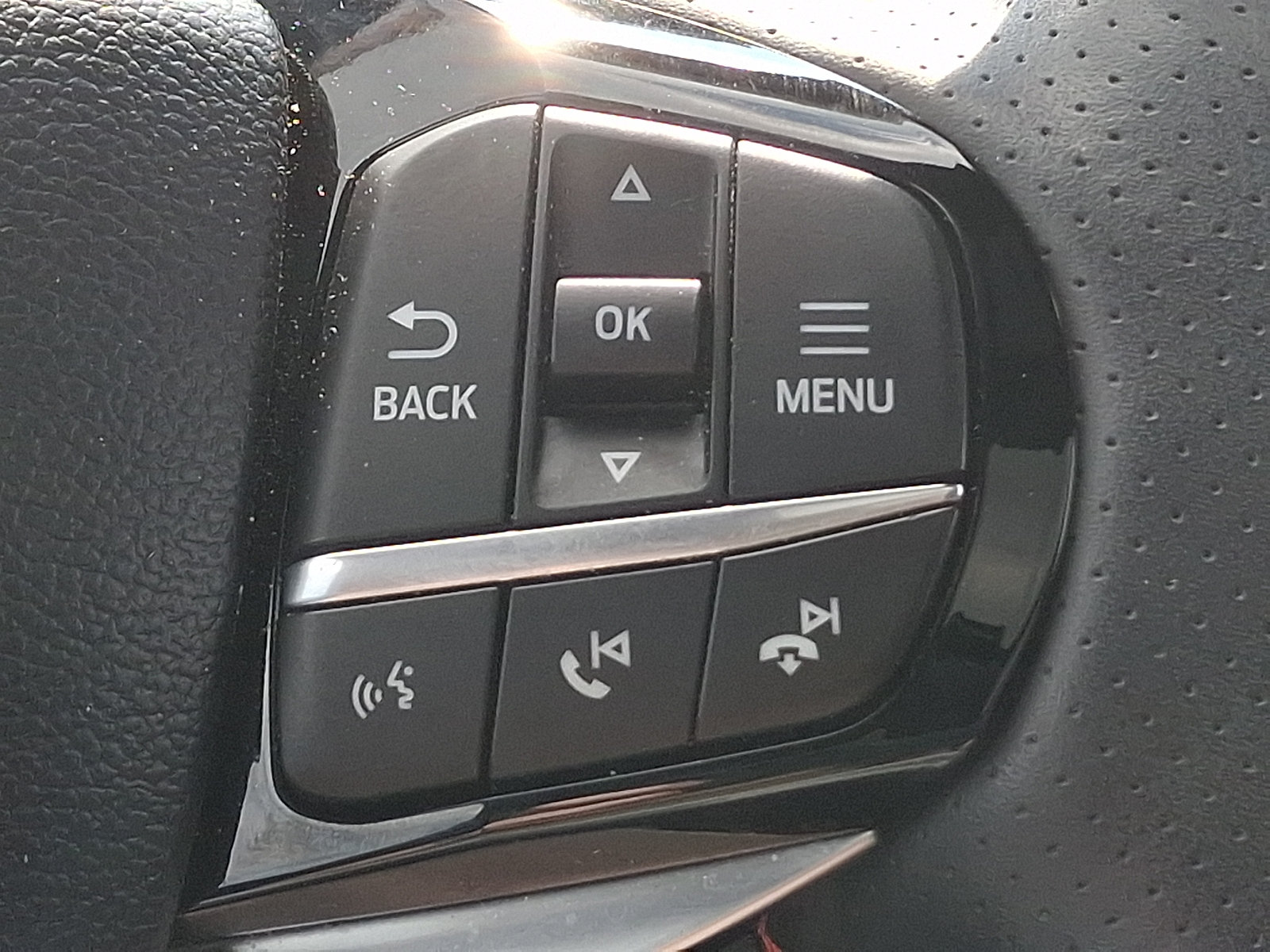 Used 2025 Ford Explorer ST AWD/4WD image 24