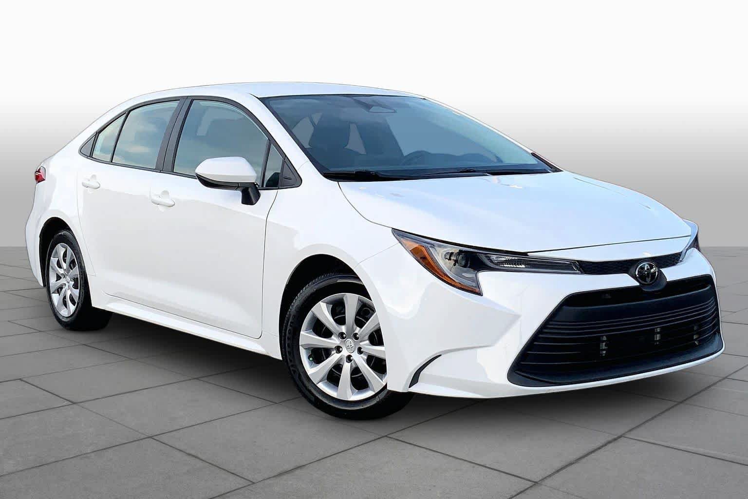 Used 2024 Toyota Corolla LE FWD image 3