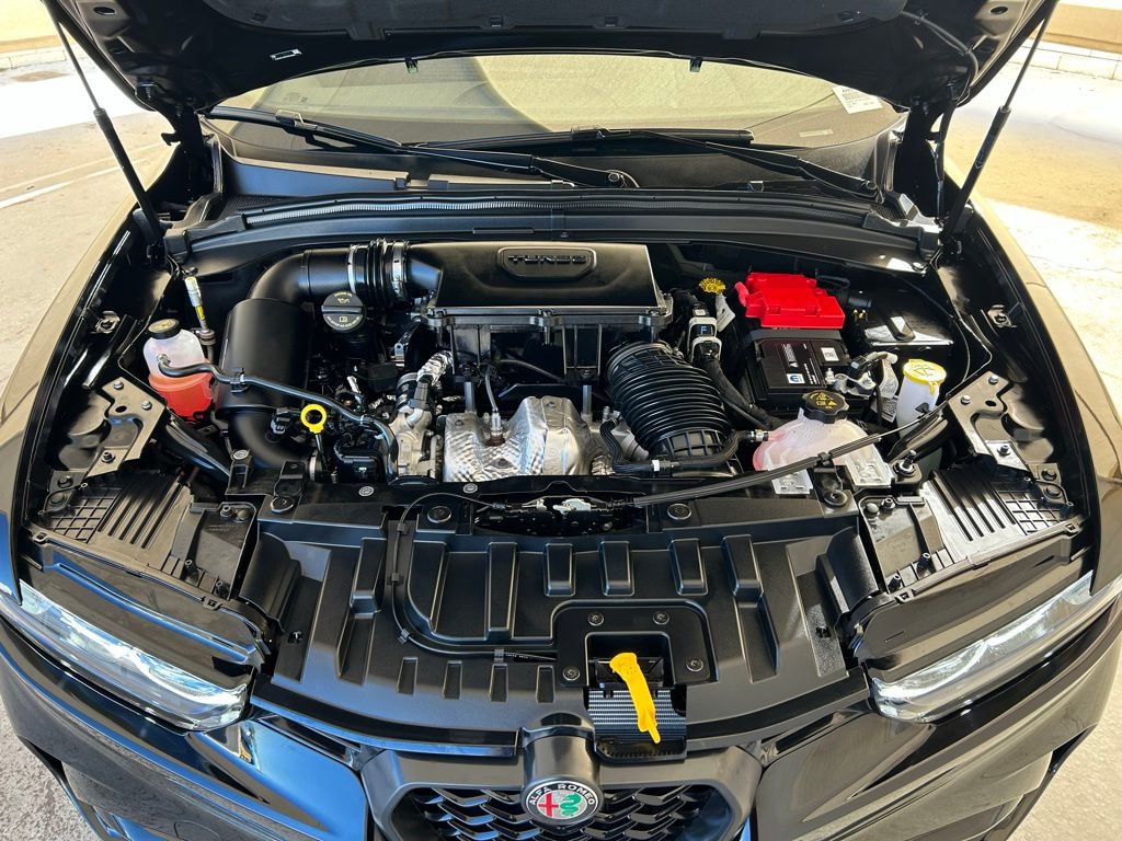 New 2025 Alfa Romeo Tonale AWD/4WD image 25