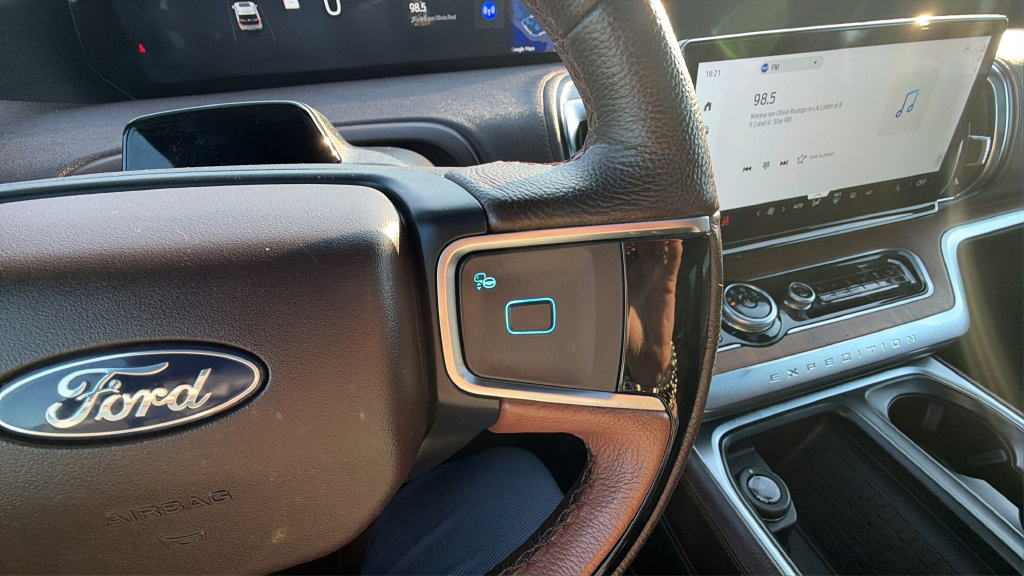Certified 2025 Ford Expedition King Ranch AWD/4WD image 26