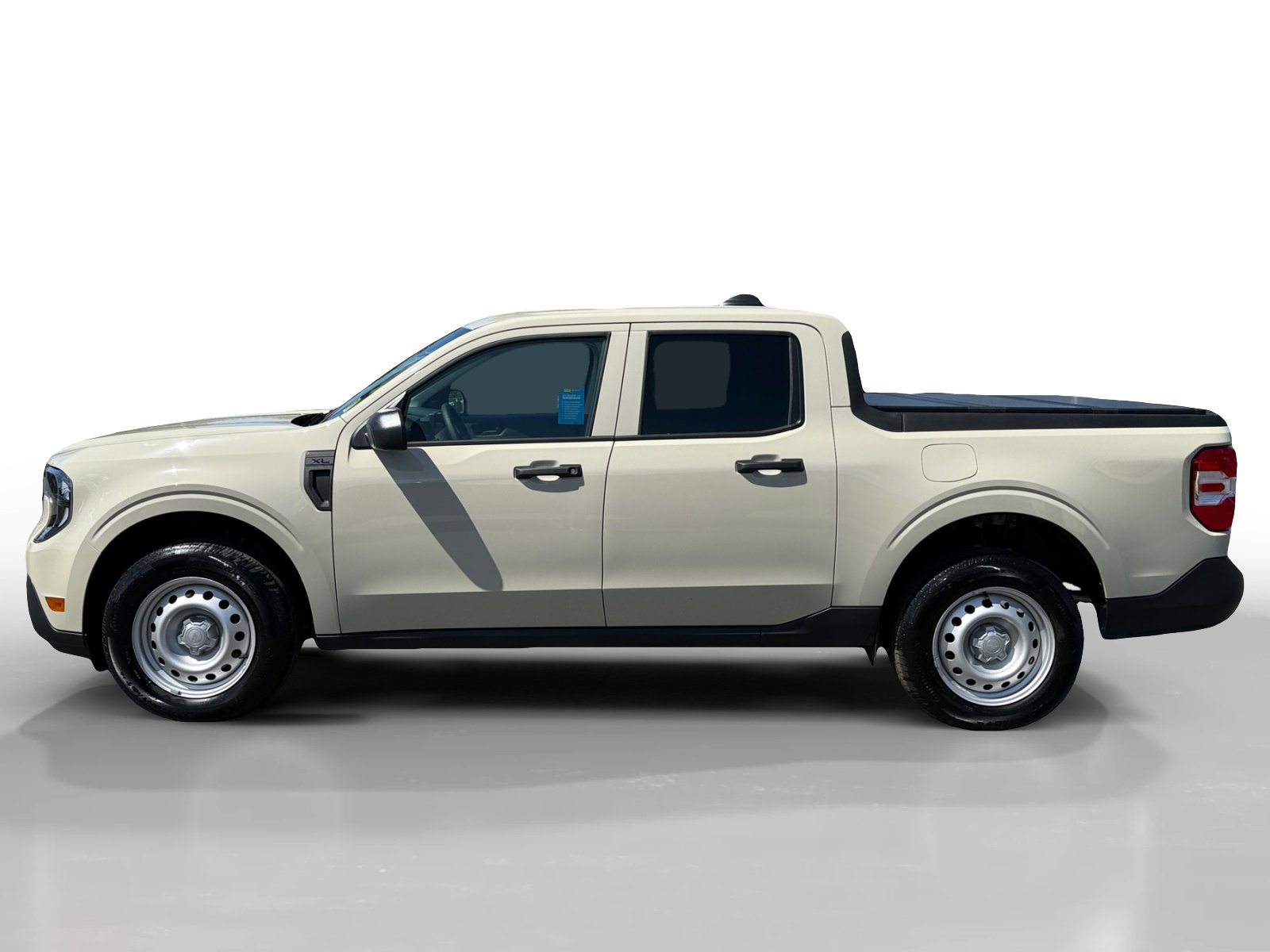 Used 2025 Ford Maverick XL image 2