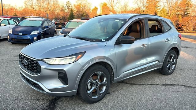 Used 2024 Ford Escape ST-Line image 2
