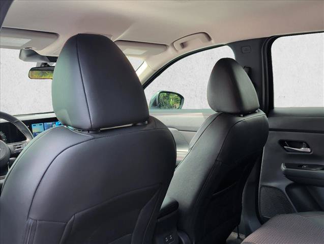 Used 2026 Nissan Kicks SR FWD image 19