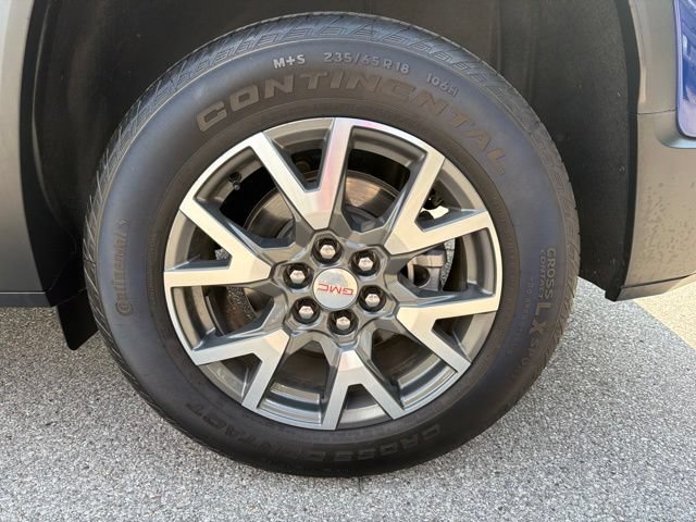 Used 2023 GMC Acadia SLE w/ Driver Convenience Package FWD image 14