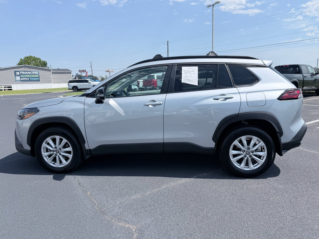 Used 2026 Toyota Corolla Cross LE FWD image 5