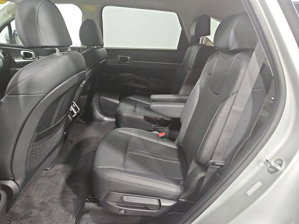 Used 2023 Kia Sorento EX image 25