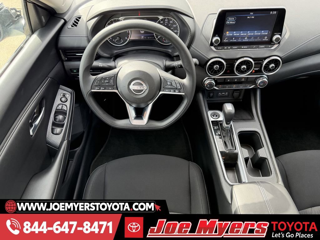 Used 2025 Nissan Sentra SV image 13