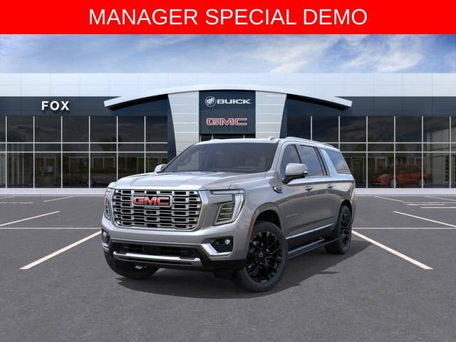 Used 2026 GMC Yukon XL Denali w/ Denali Reserve Package AWD/4WD image 8