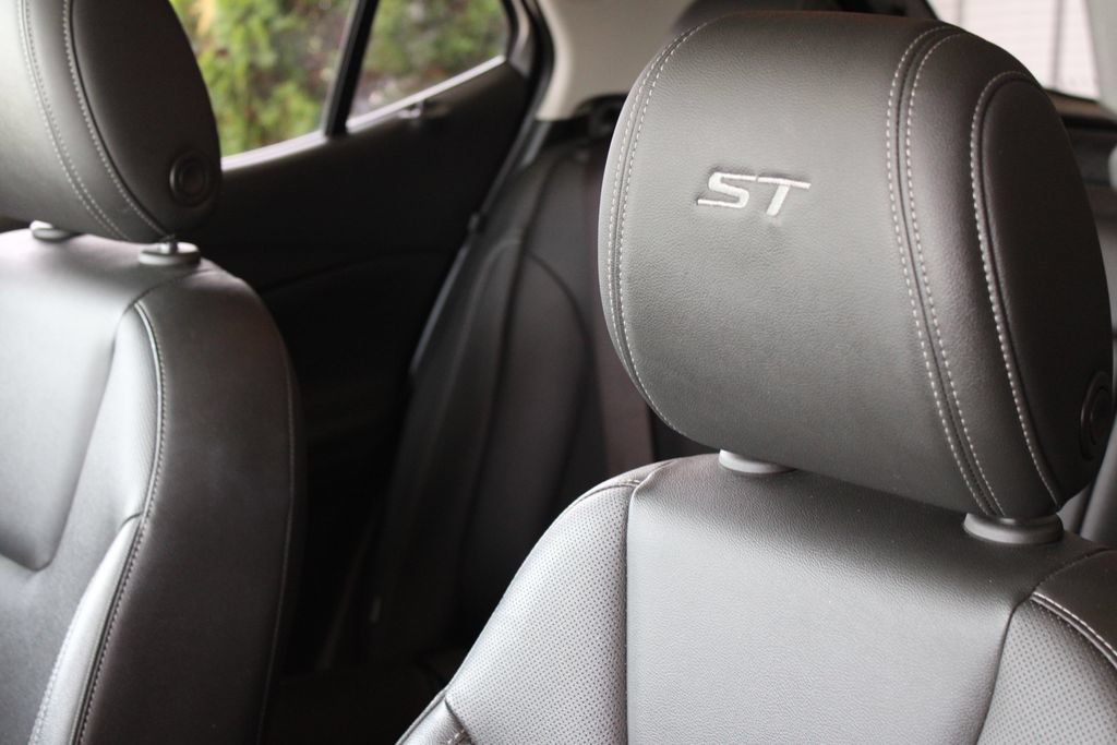 Used 2024 Buick Encore GX Sport Touring w/ Comfort Package FWD image 38