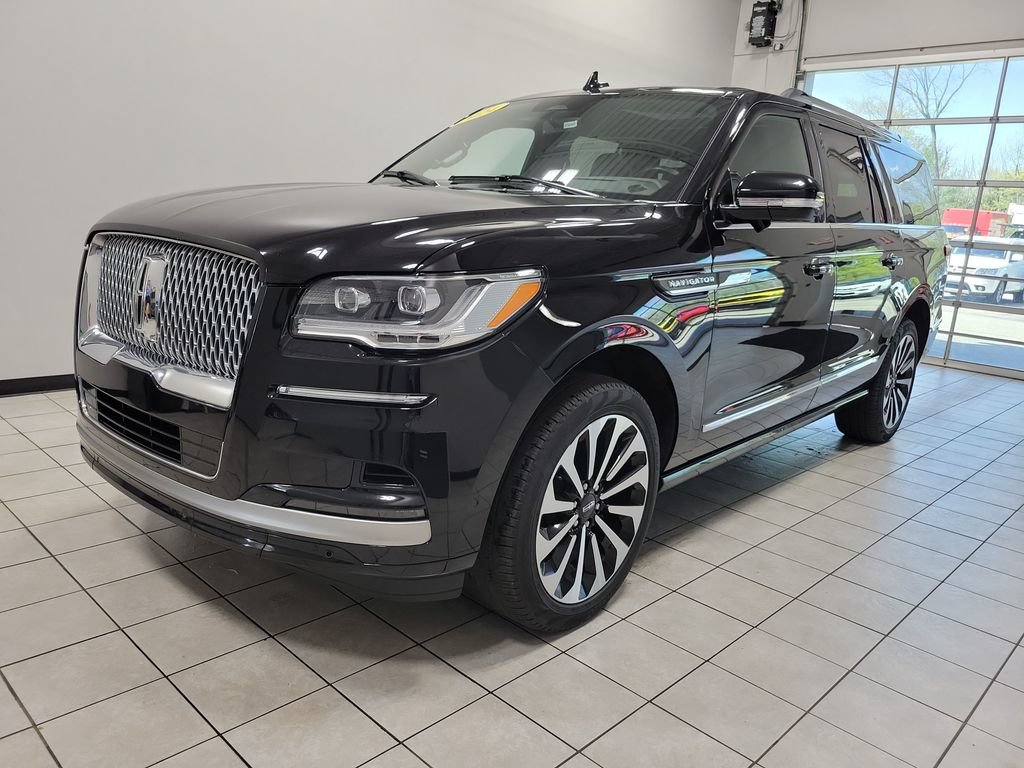 Used 2024 Lincoln Navigator L Reserve AWD/4WD image 8