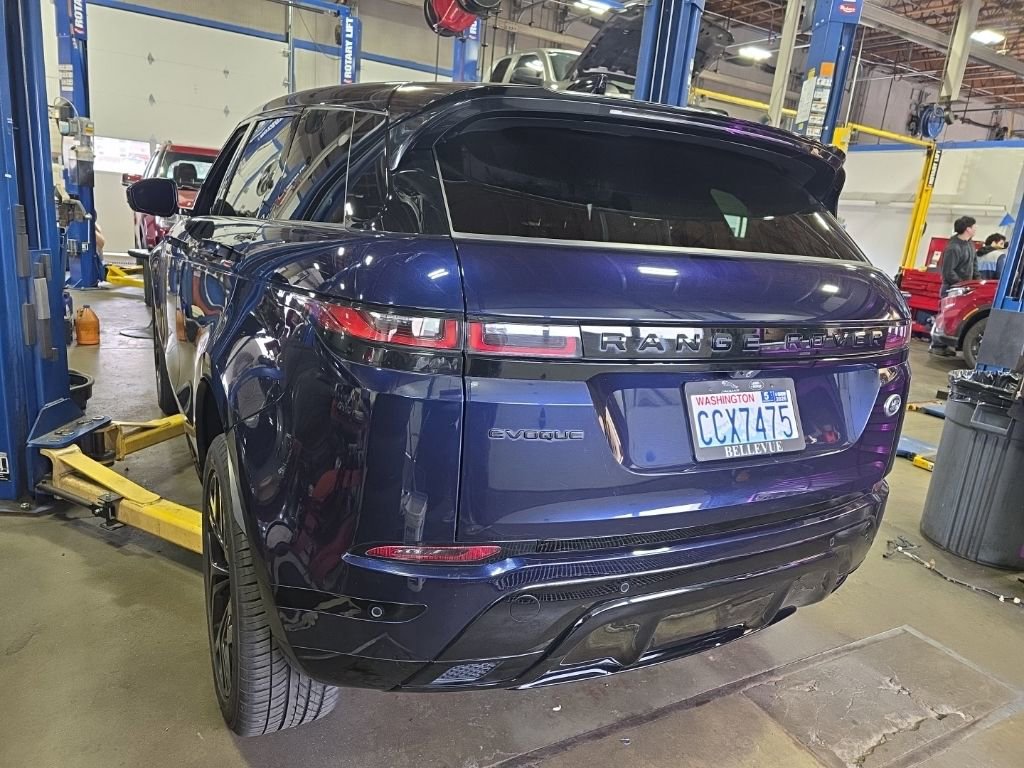 Used 2022 Land Rover Range Rover Evoque R-Dynamic SE image 4