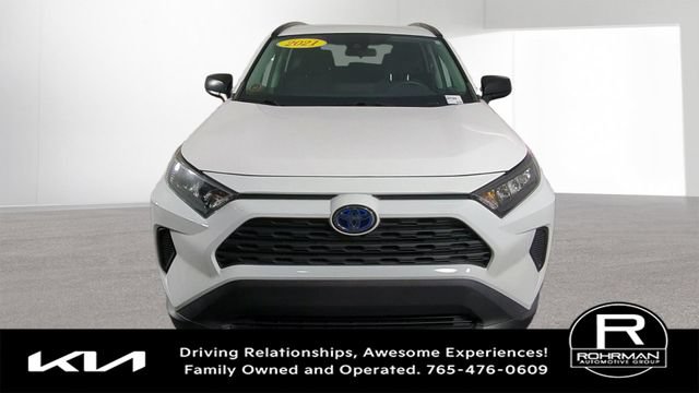 Used 2021 Toyota RAV4 LE AWD/4WD image 3