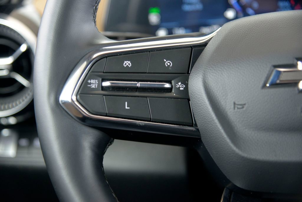 Used 2025 Chevrolet Equinox ACTIV w/ Safety and Technology Package image 22