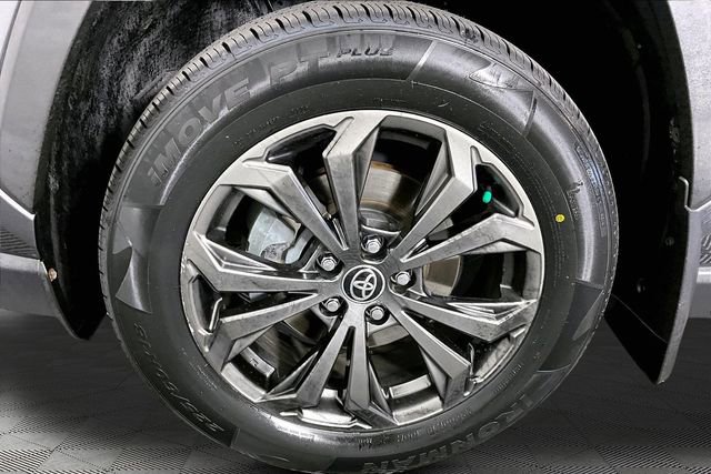 Used 2022 Toyota RAV4 XLE Premium image 32