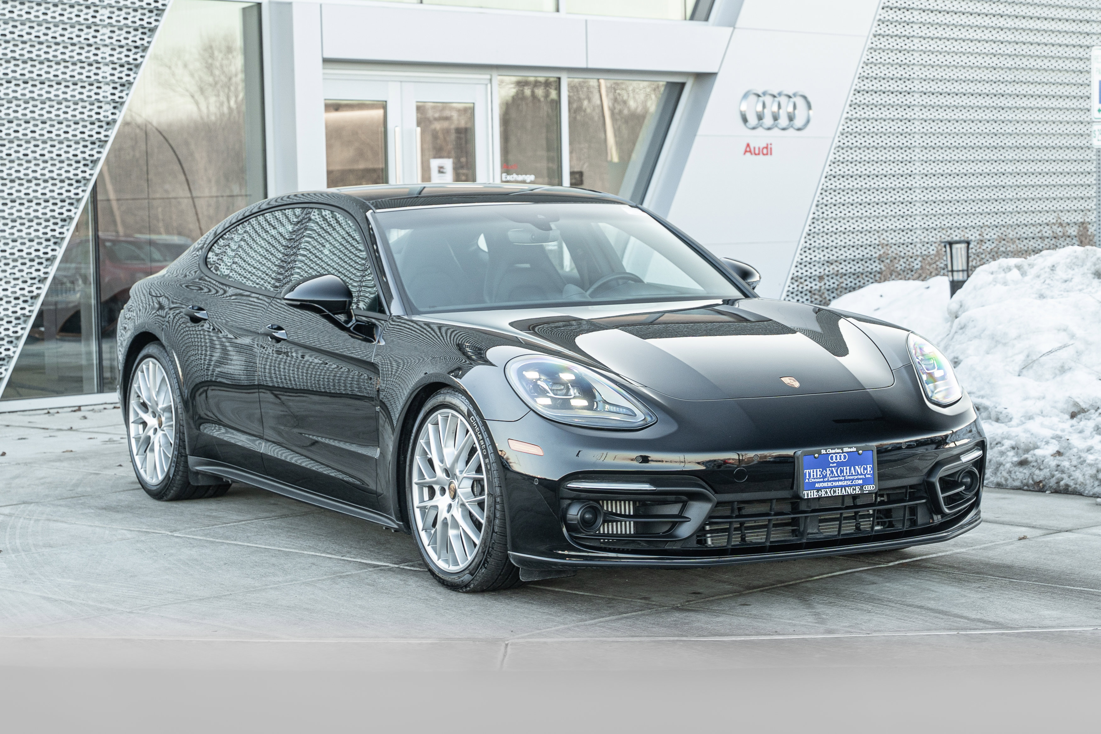 Used 2023 Porsche Panamera 4 image 2