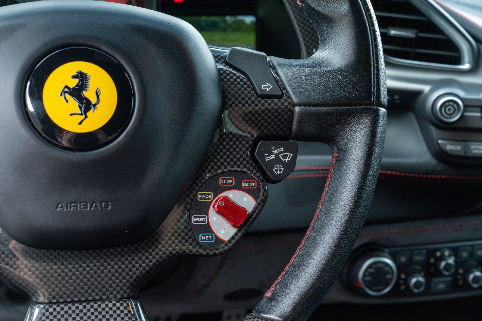 Used 2018 Ferrari 488 GTB RWD image 39