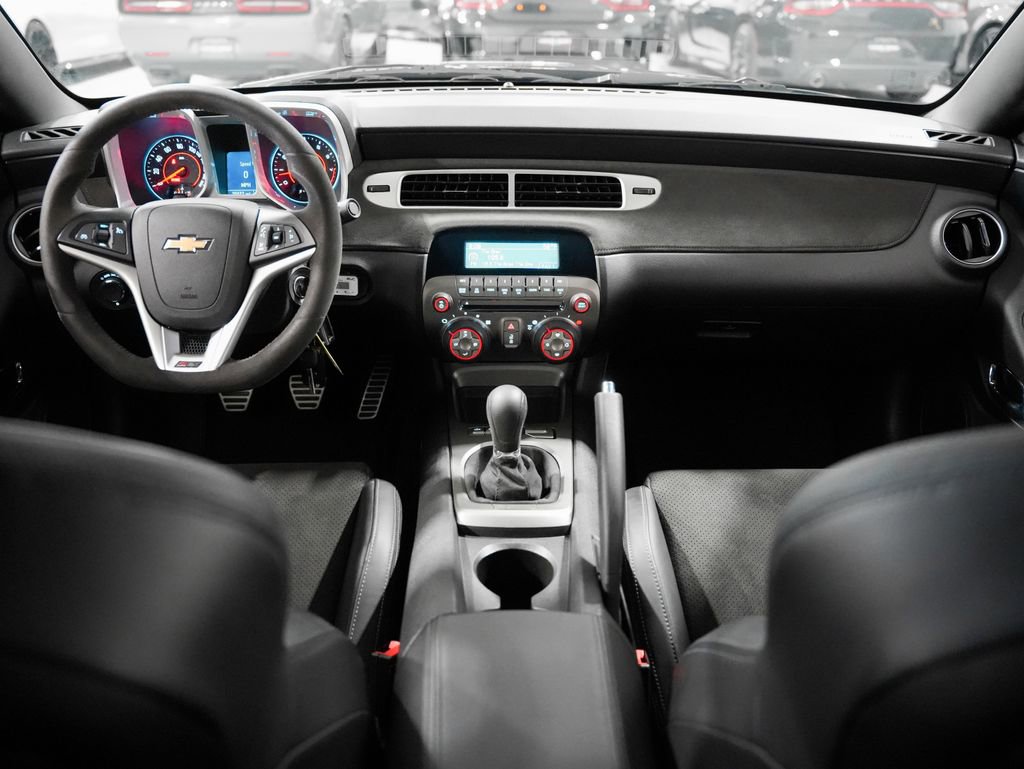 Used 2015 Chevrolet Camaro Z/28 RWD image 18