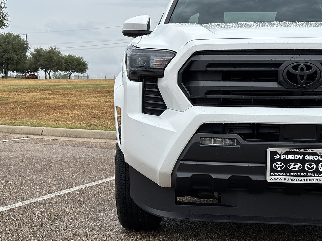 Certified 2026 Toyota Tacoma SR5 AWD/4WD image 4