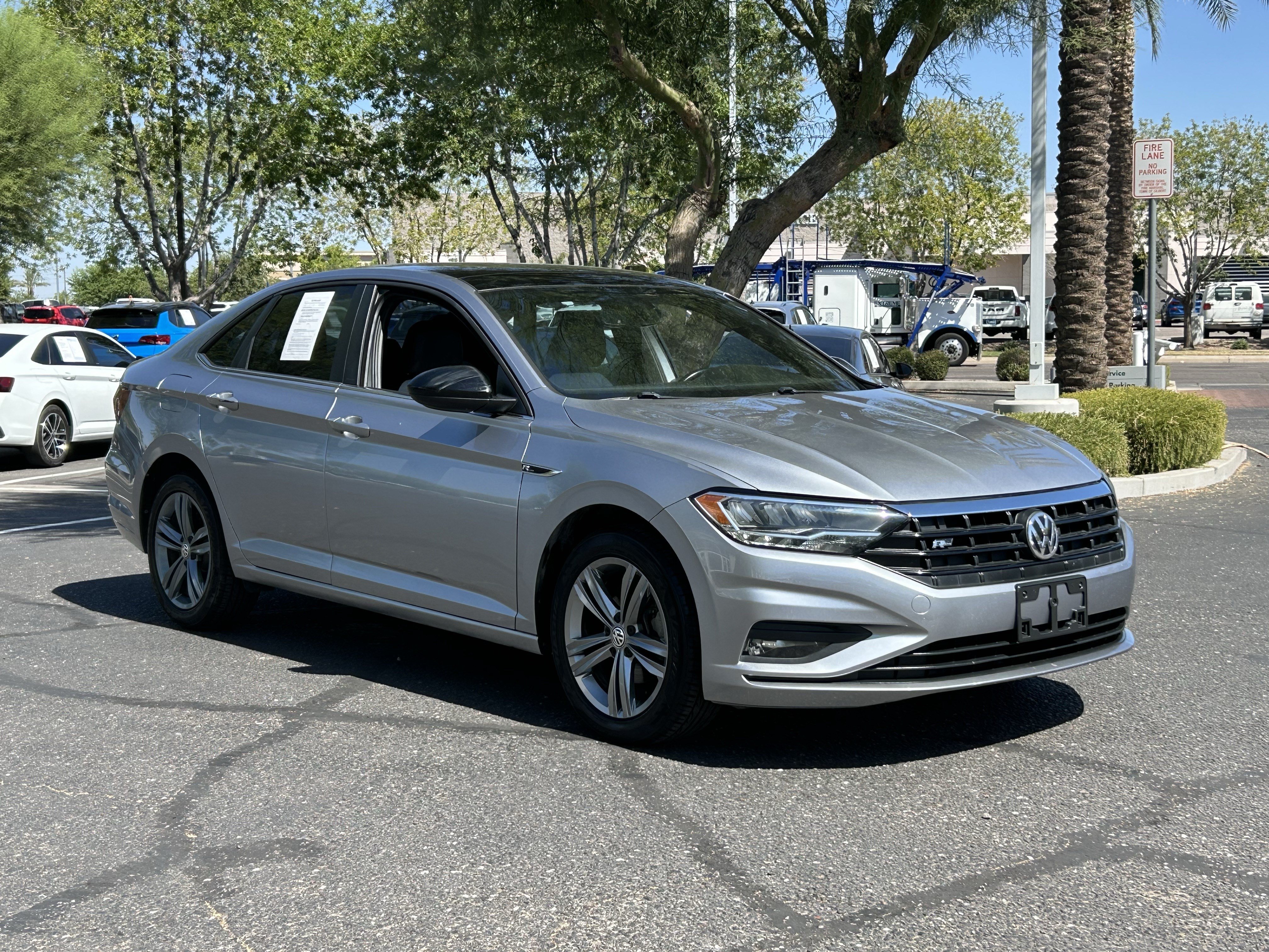 Used 2019 Volkswagen Jetta R-Line w/ R-Line Cold Weather Package FWD image 6