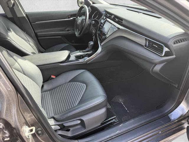 Used 2020 Toyota Camry SE w/ Carpet Mat Package FWD image 17