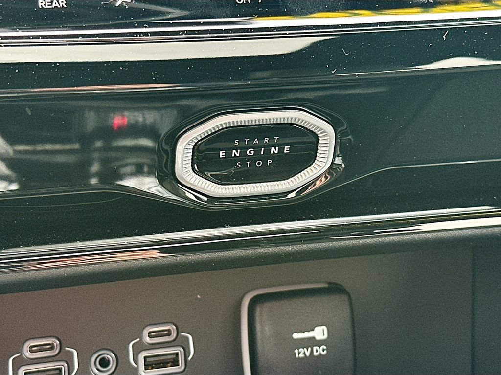 New 2026 Jeep Grand Cherokee Altitude AWD/4WD image 20