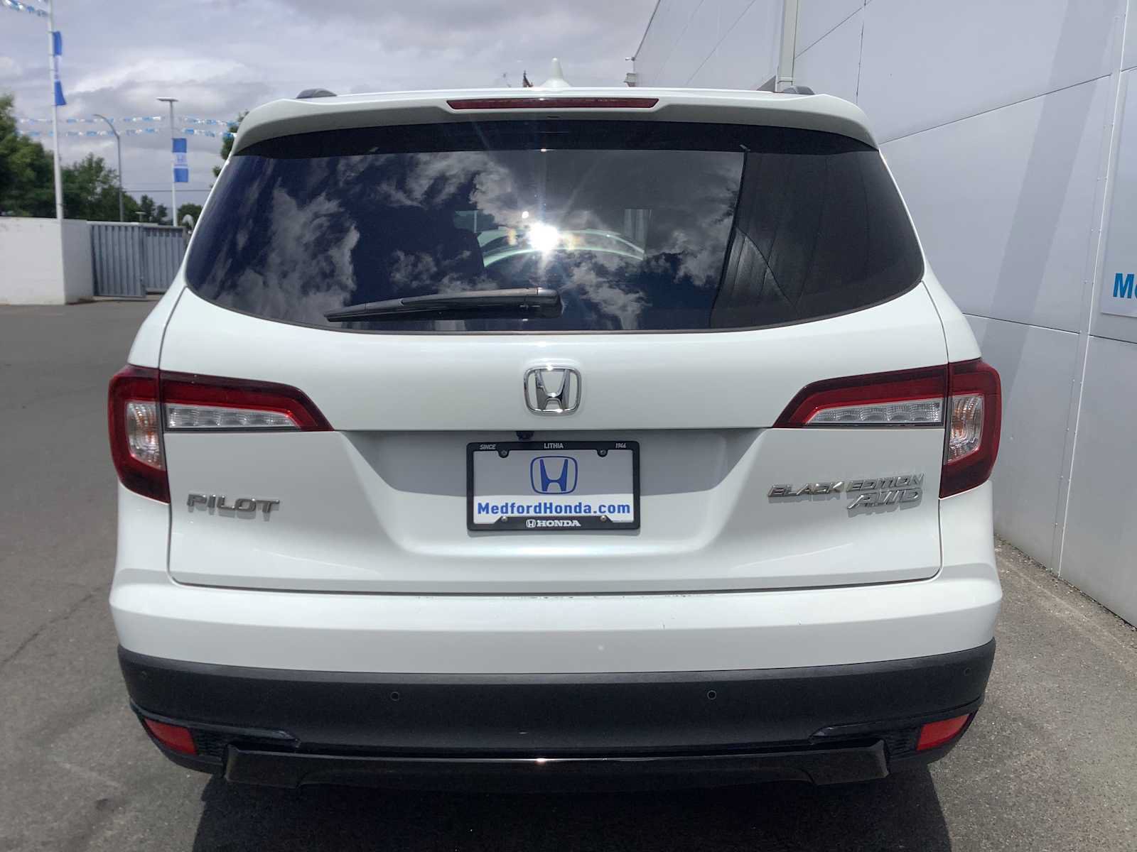 Certified 2022 Honda Pilot Black Edition image 5