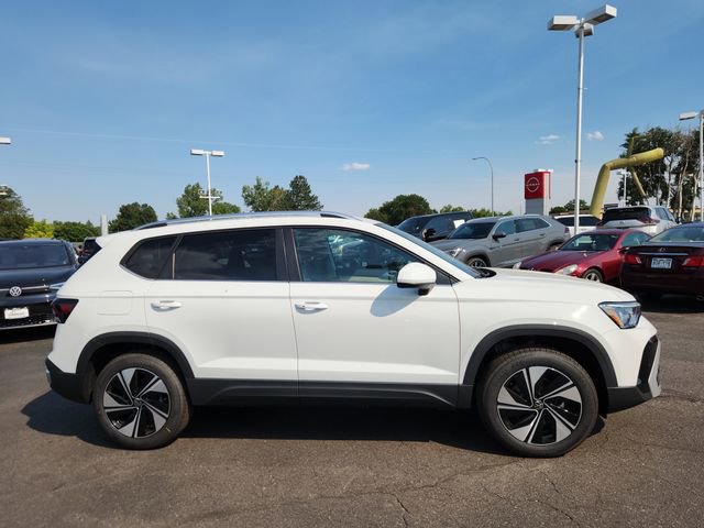 New 2025 Volkswagen Taos SE image 2