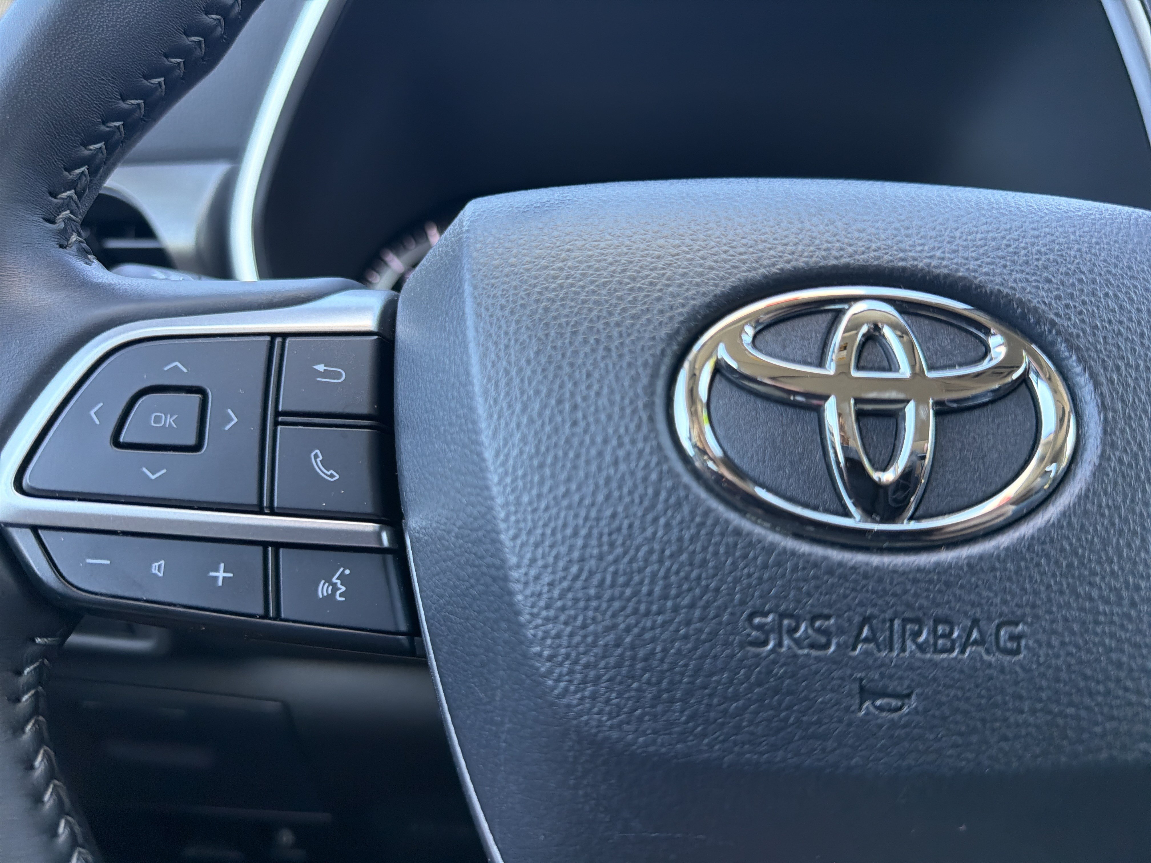 Certified 2025 Toyota Highlander XLE FWD image 10