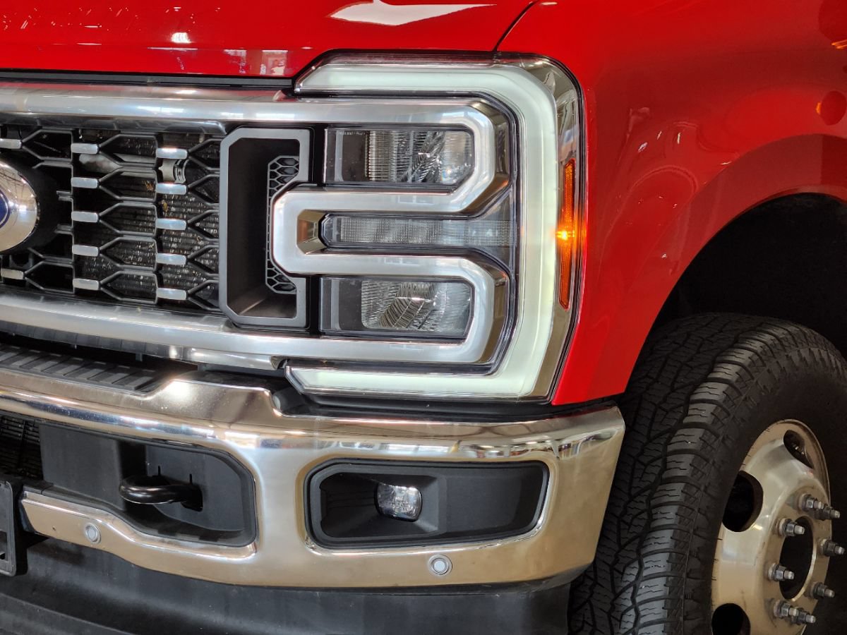 Used 2025 Ford F350 Lariat w/ Lariat Ultimate Package AWD/4WD image 14