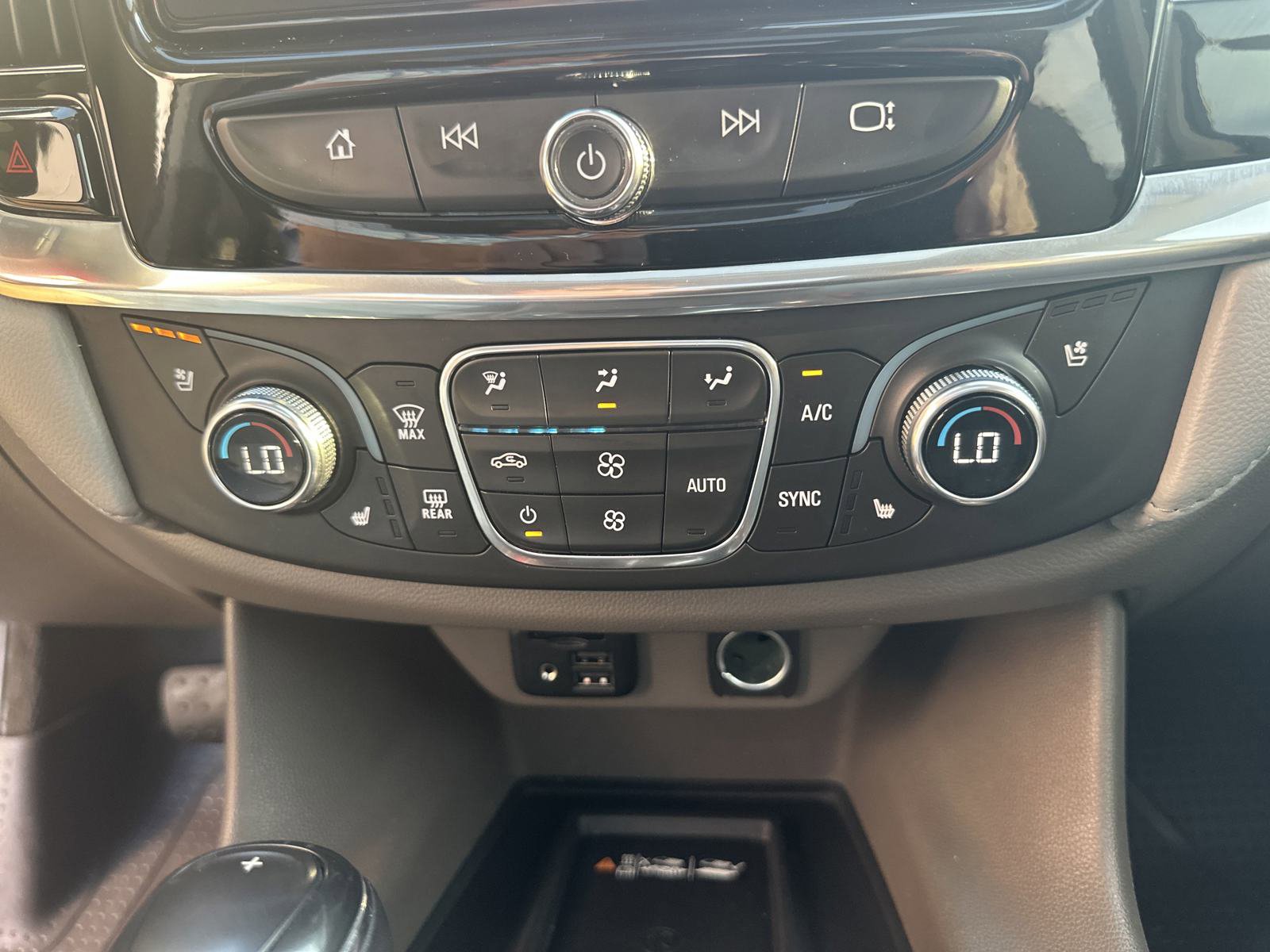 Used 2020 Chevrolet Traverse Premier w/ LPO, Floor Liner Package image 22