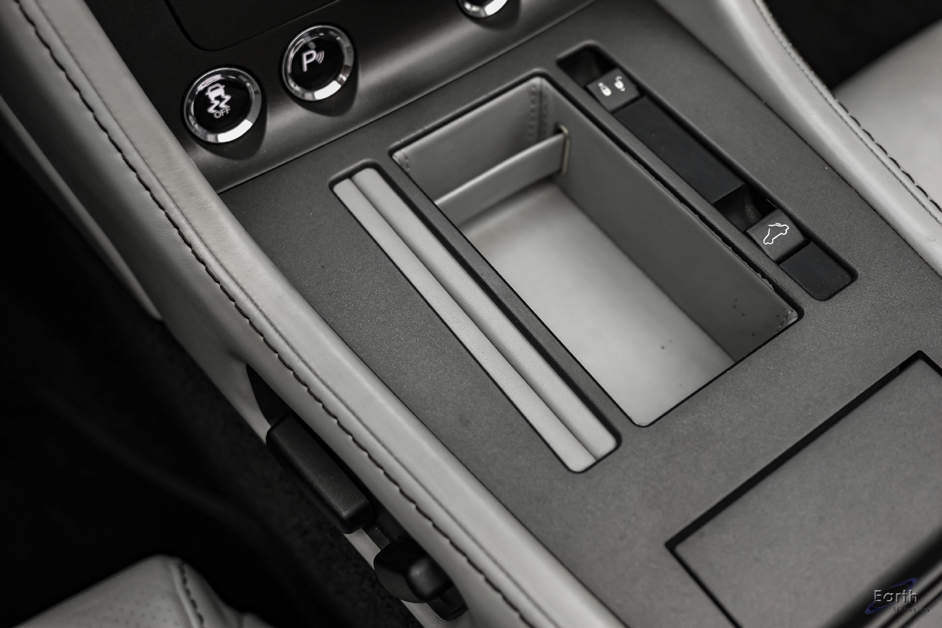 Used 2015 Aston Martin V8 Vantage GT RWD image 63