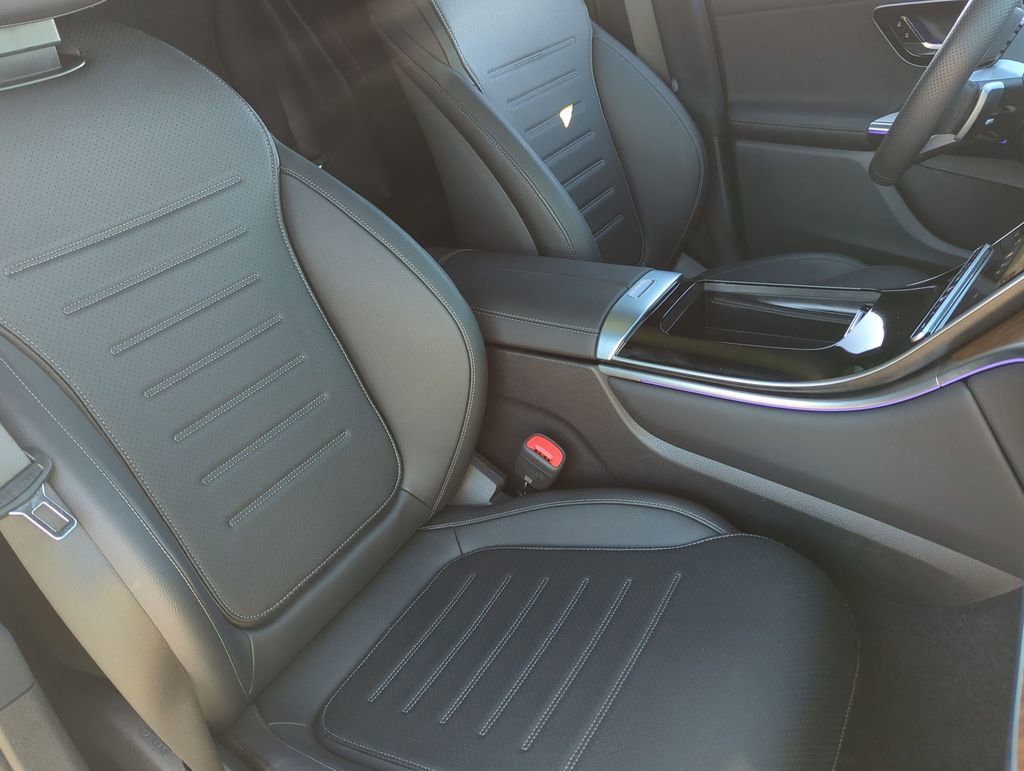 Used 2025 Mercedes-Benz GLC 300 4MATIC image 29