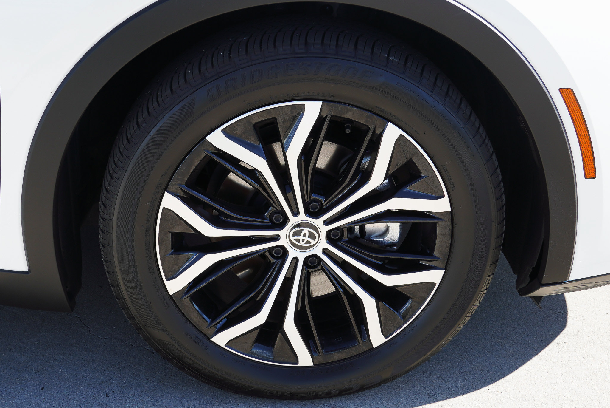 Certified 2023 Toyota Crown AWD/4WD image 10
