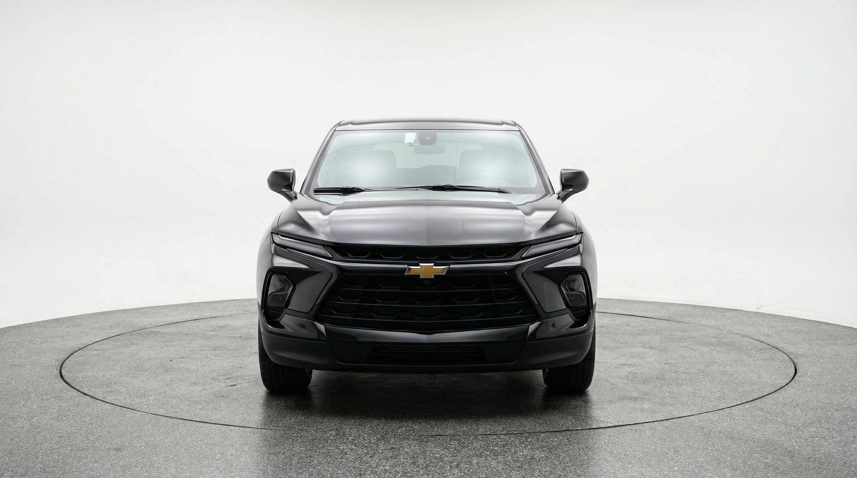 Used 2025 Chevrolet Blazer LT image 2