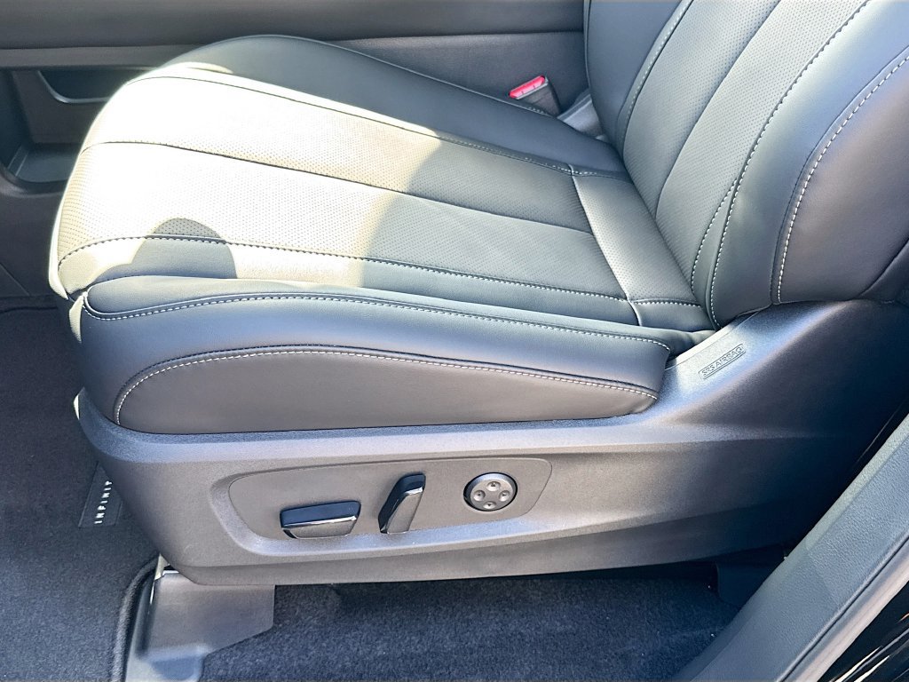 Used 2027 INFINITI QX60 Luxe w/ Cargo Package FWD image 21