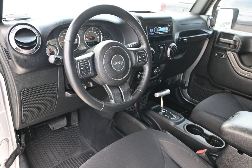 Used 2015 Jeep Wrangler Sport w/ Quick Order Package 24S AWD/4WD image 6