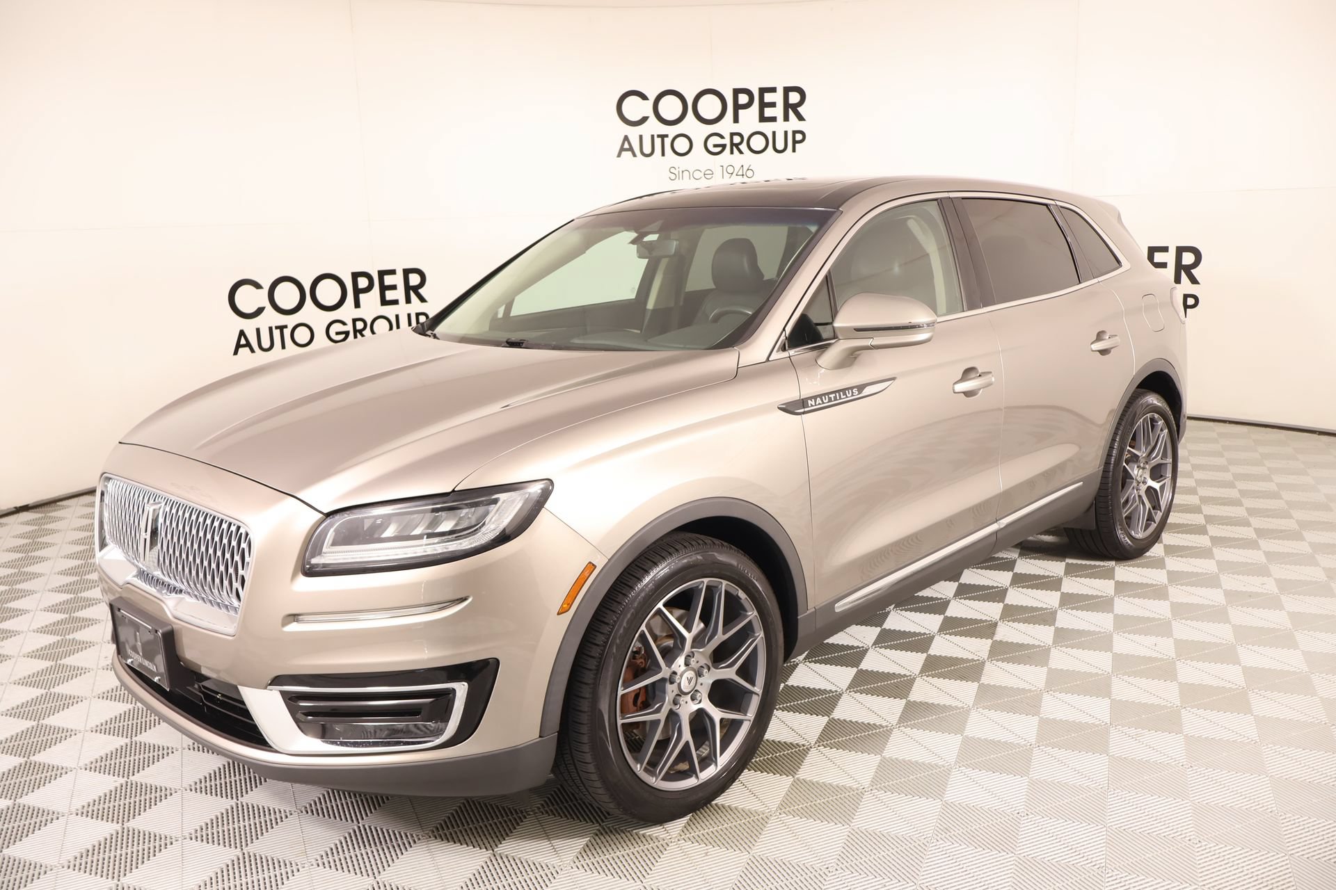 Used 2019 Lincoln Nautilus Select FWD image 10