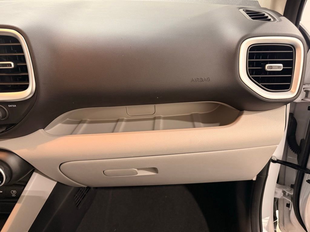 Used 2025 Hyundai Venue SEL FWD image 27
