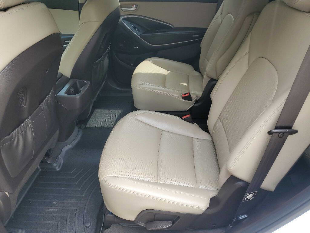 Used 2017 Hyundai Santa Fe Limited FWD image 20