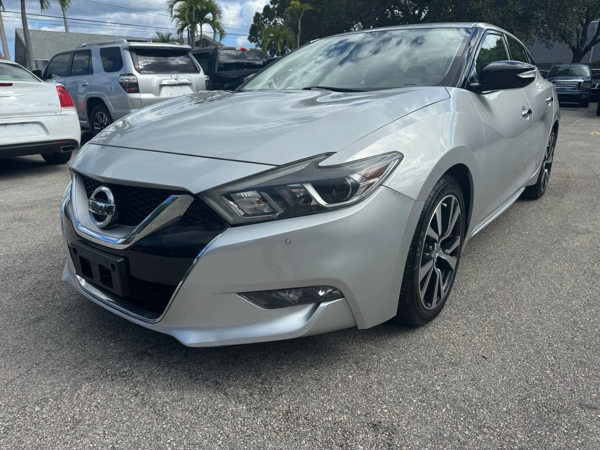 Used 2017 Nissan Maxima 3.5 SV image 3