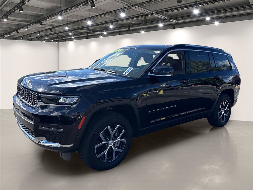 Used 2023 Jeep Grand Cherokee L Limited w/ Trailer Tow Group (B) AWD/4WD image 3