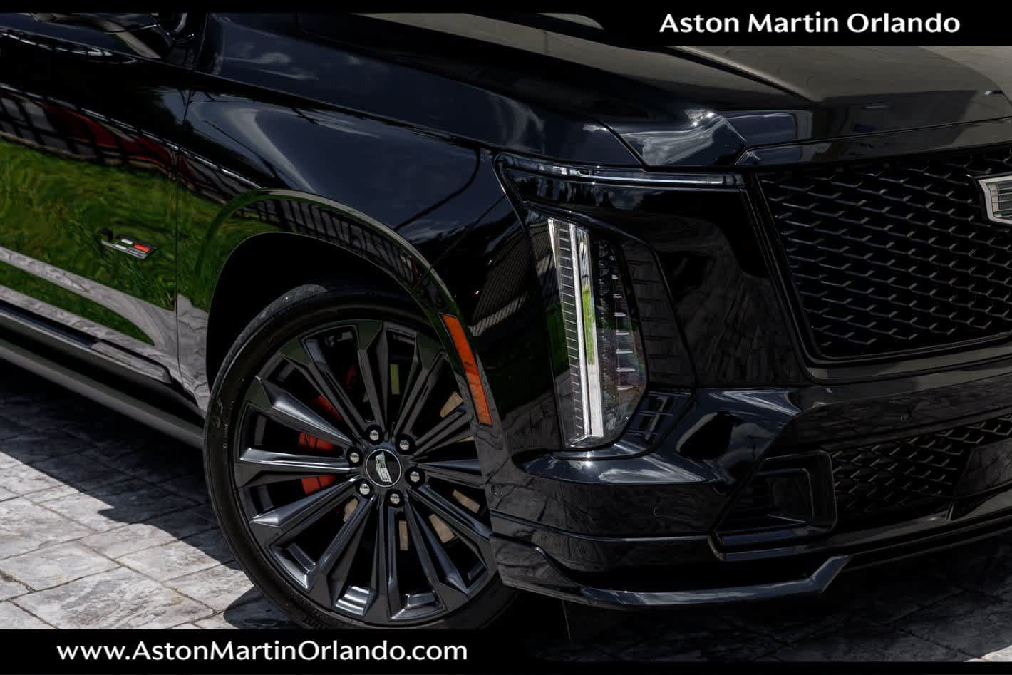 Used 2025 Cadillac Escalade V AWD/4WD image 14