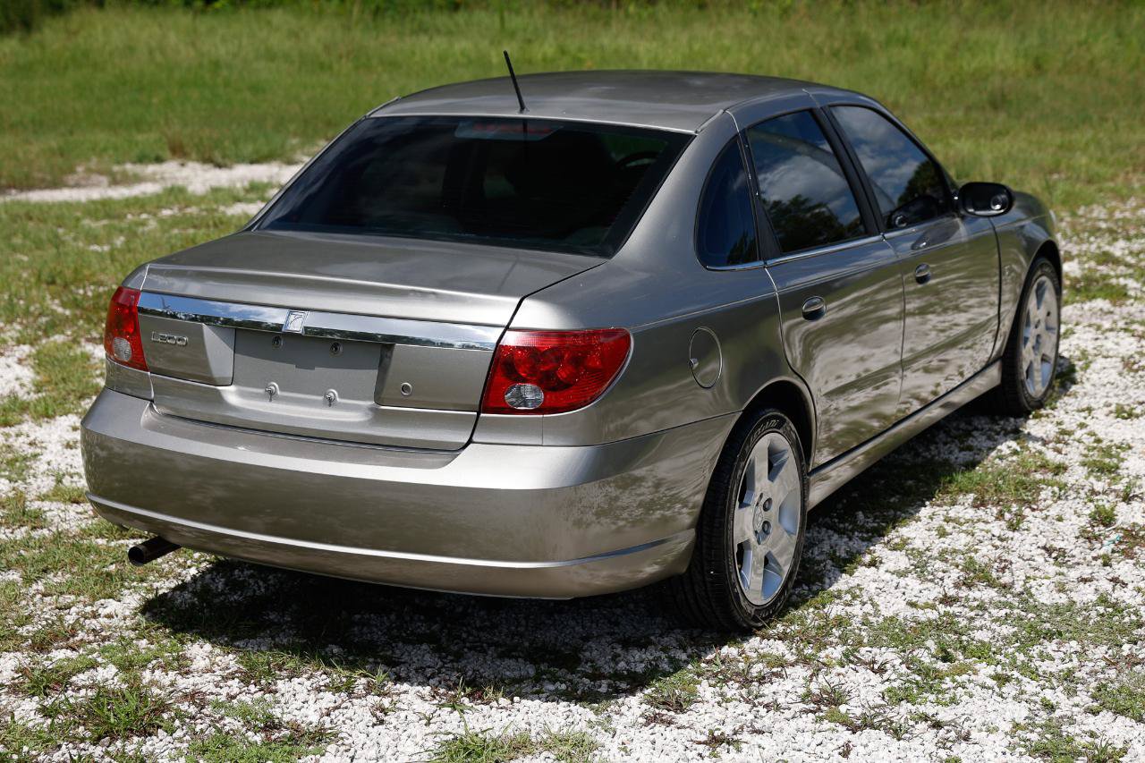 Used 2003 Saturn L-Series L200 w/ Audio Pkg I FWD image 11