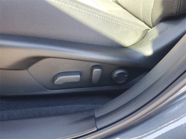 Used 2025 Subaru Crosstrek 2.0i Premium image 17