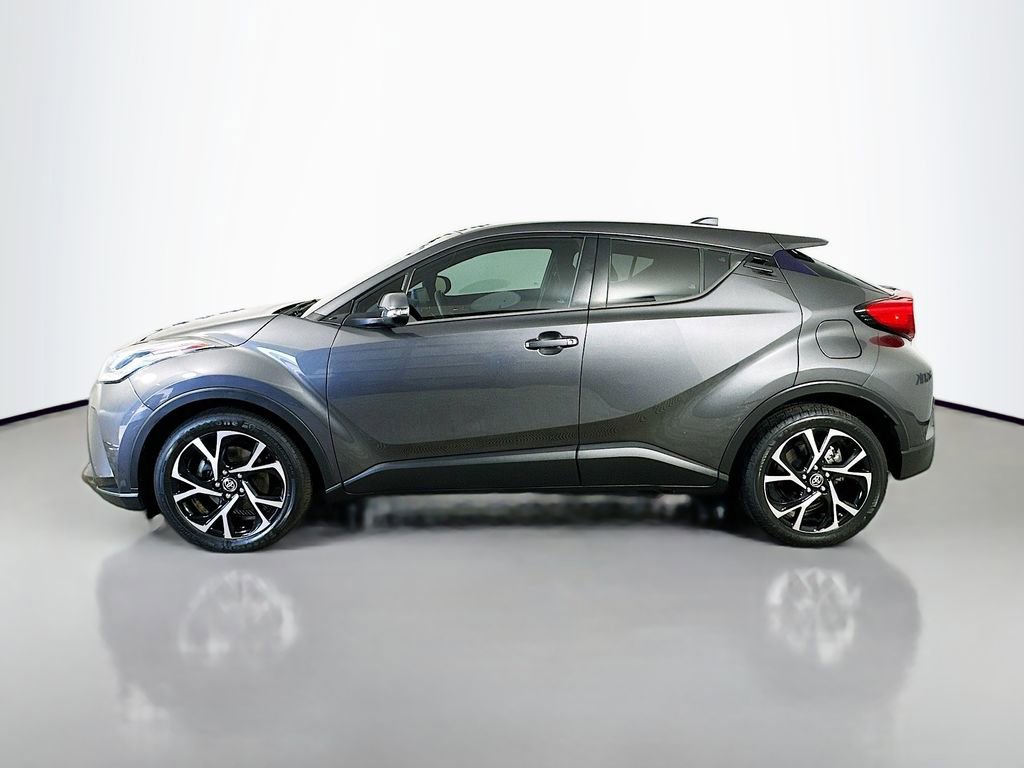 Used 2021 Toyota C-HR XLE FWD image 4